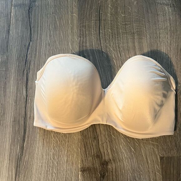 Bali® One Smooth U Underwire 8-Way Convertible Bra DF6562 - Picture 2 of 6